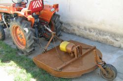 Mezőgazdasági gépek Egyedi gyártású, masszív, 120 cm-es, háromkéses, erős szöghajtásos mulcsozó / rotációs szárzúzó.